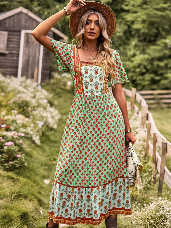 Lila – Bohemian Midi Dress with Floral Print and Square Neckline