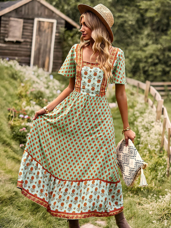 Lila – Bohemian Midi Dress with Floral Print and Square Neckline