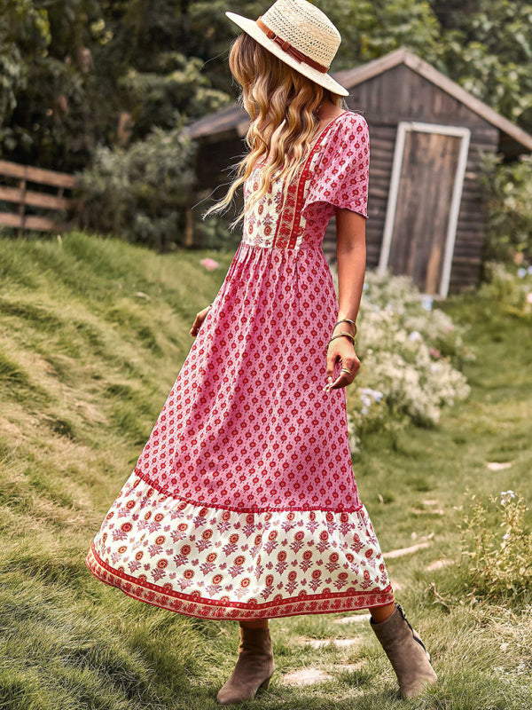 Lila – Bohemian Midi Dress with Floral Print and Square Neckline