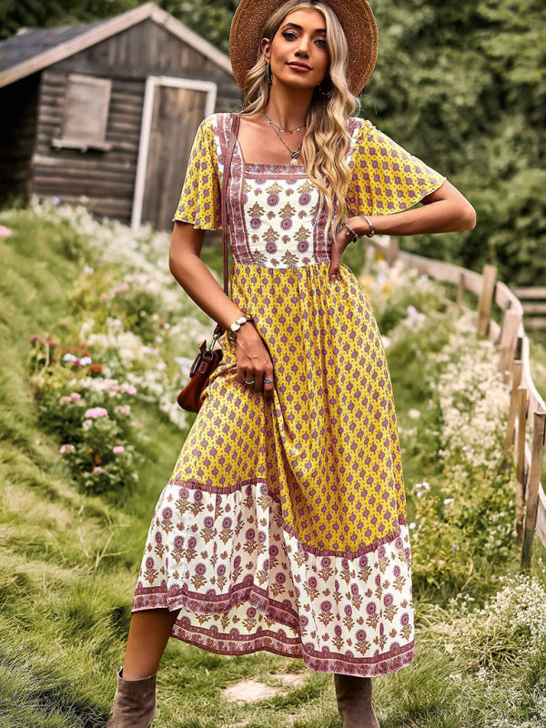 Lila – Bohemian Midi Dress with Floral Print and Square Neckline