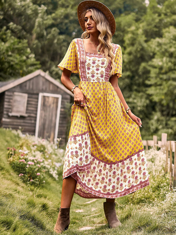 Lila – Bohemian Midi Dress with Floral Print and Square Neckline