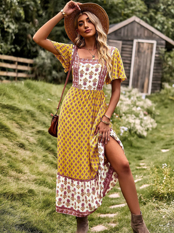 Lila – Bohemian Midi Dress with Floral Print and Square Neckline