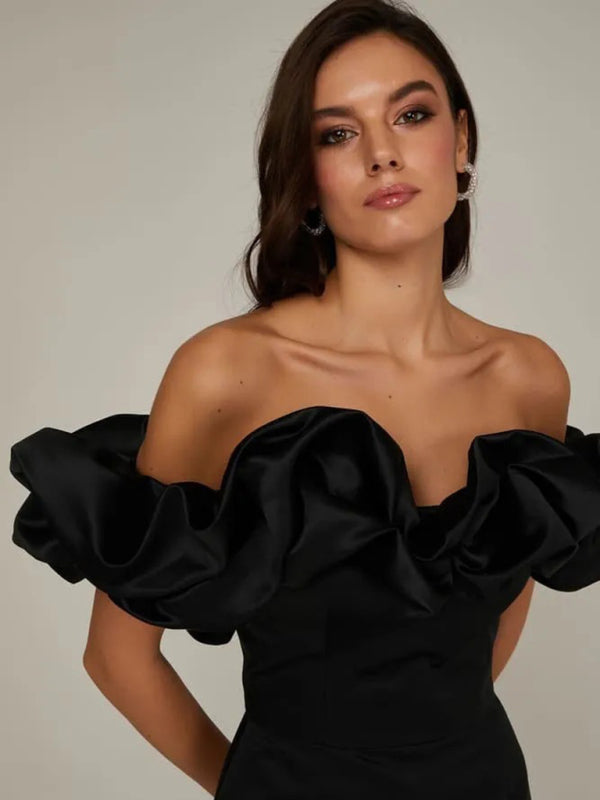 Helena - Ruffled Neckline Off-Shoulder Mini Dress with Fitted Silhouette