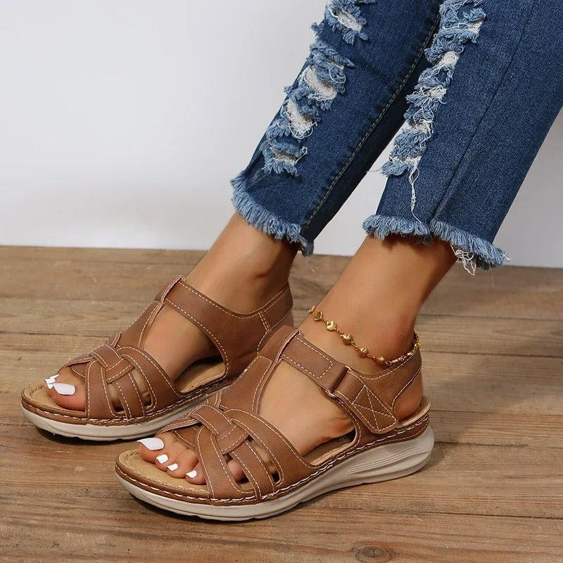 Ava – Strappy Sandals with Cushioned Sole