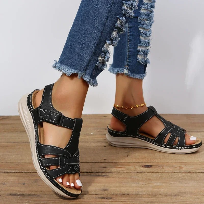 Ava – Strappy Sandals with Cushioned Sole